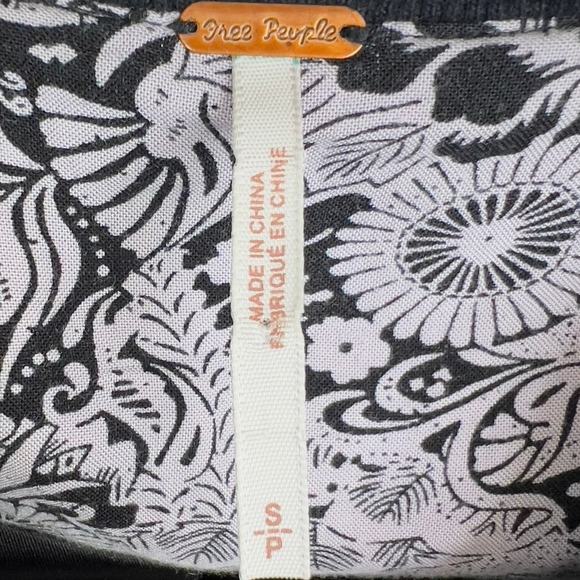 Free People Bomber Jacket Black Purple Floral Snap Close Lightweight Boho Size S - Picture 2 of 12